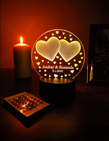 Cadeau romantique : lampe LED gravée avec deux cœurs et vos prénoms