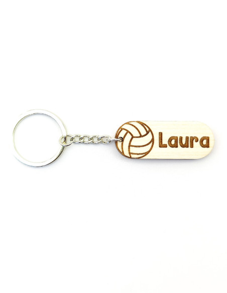 Gepersonaliseerde volleybal sleutelhanger met naam gegraveerd op de bal