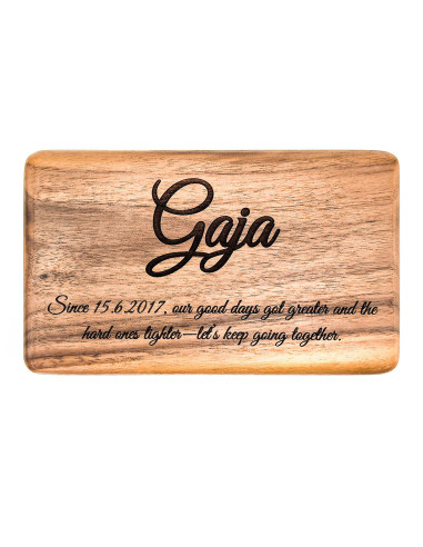 Vista superior caja de joyas de nogal grabada – regalo personalizado elegante