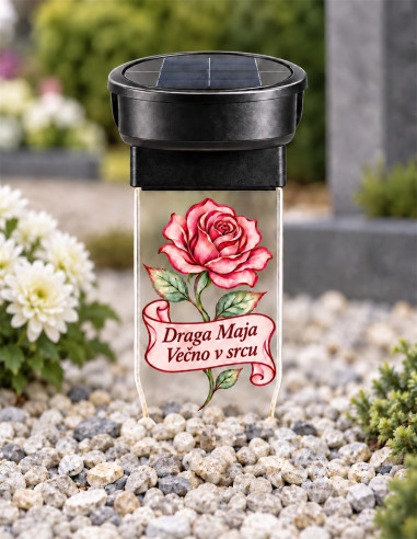 Personalisiertes Solar-Grablicht mit Rose und individuell bedruckter Gedenkbotschaft am Grab