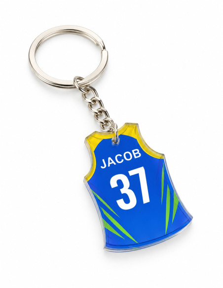 Acryl basketbalshirt sleutelhanger – JACOB 37, blauw, groen en geel; schuin van boven op wit