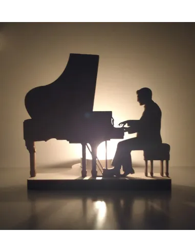 décoration bois pianiste éclairée par une bougie