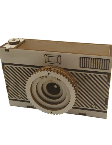 Organizador de escritorio en forma de cámara, madera 4 mm con nombre.