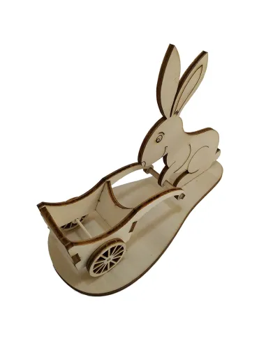 Décoration de Pâques en bois représentant un lapin tirant une brouette