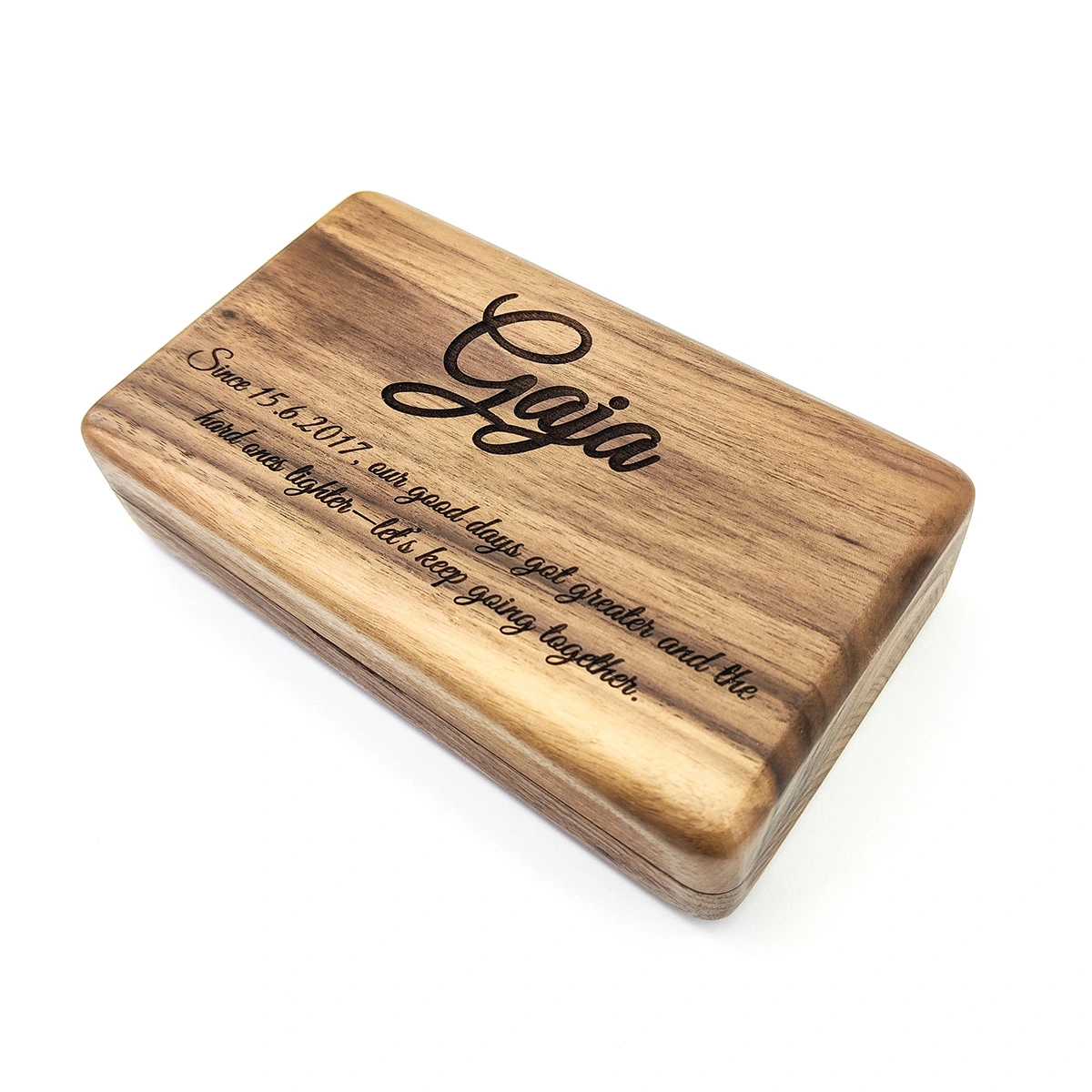 Personalisierte Schmuckschatulle aus Walnussholz mit Gravur
